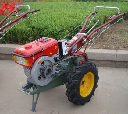 Farm Equipment 2 Wheel Walking Tractor